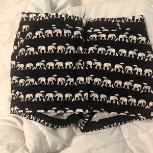 Crown & ivy navy elephant print petite shorts